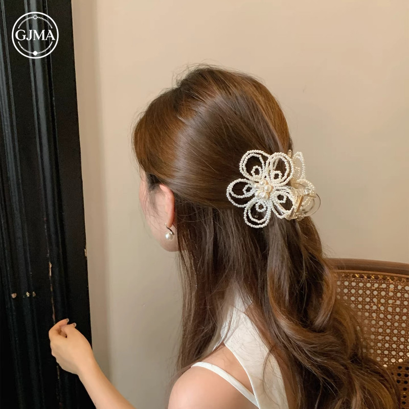 Kẹp móng vuốt ngọc trai giả màu be, phù hợp cho nữ, tạo kiểu tóc nửa đầu sang trọng