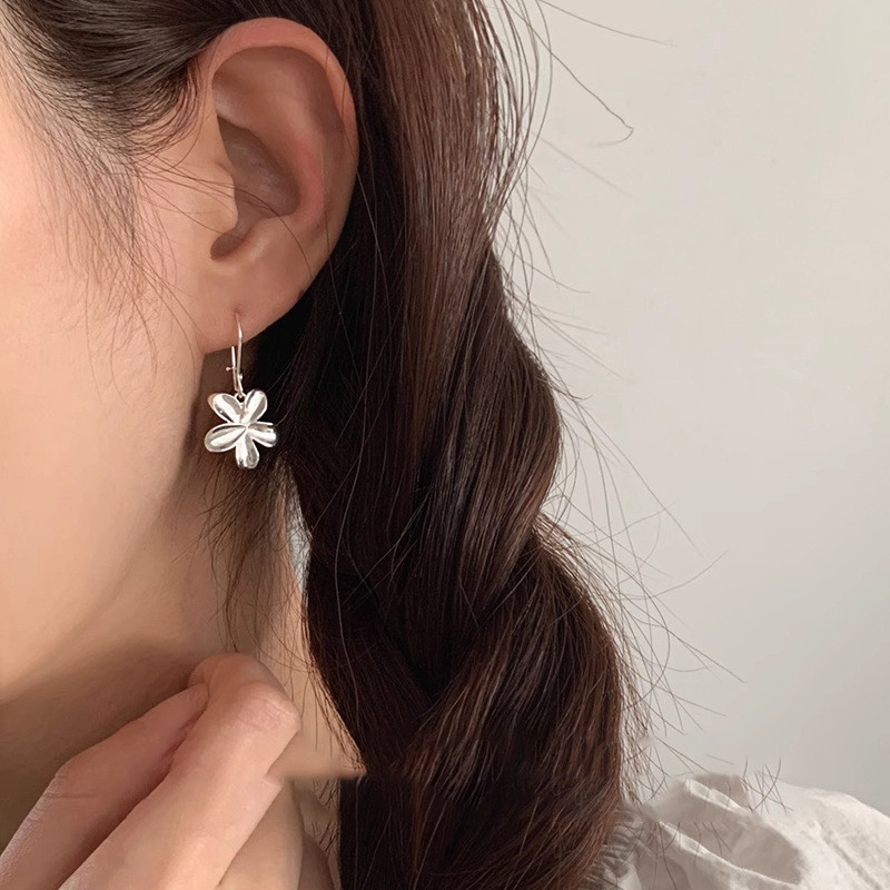 Bông tai hoa bạc S925 đa năng thanh lịch