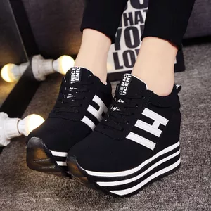 Mùa Xuân Phong Cách Mới Buộc Dây Bên Trong Tăng Chiều Cao Giày Nữ Phiên Bản Hàn Quốc Giày Thể Thao Thông Thường Siêu Cao Gót Vải Đế Dày Giày Nền Tảng