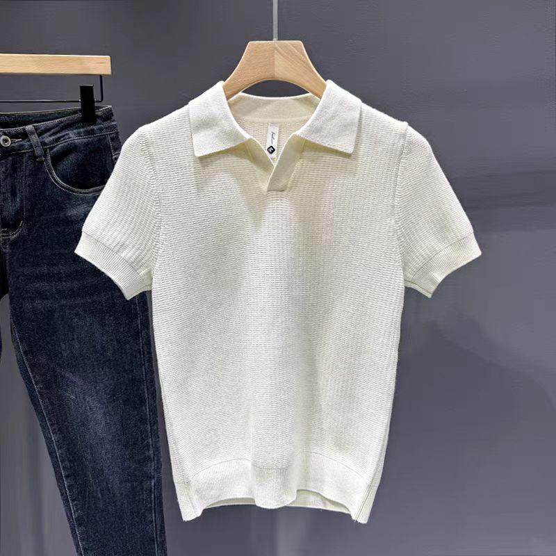 Áo sơ mi Polo dệt kim style Hàn Quốc, cổ chữ V, form slim-fit, tay ngắn, đáy có ve áo màu trơn