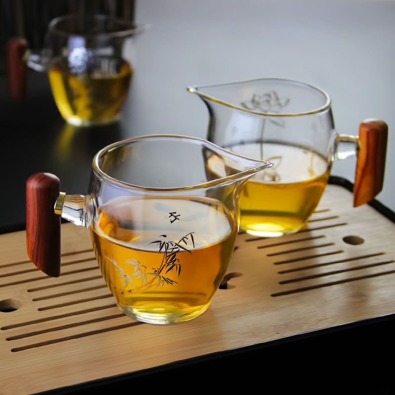 Tống chuyên trà bằng thủy tinh chịu nhiệt