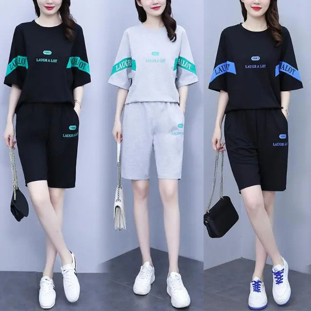 Bộ đồ thể thao dành cho nữ, bộ 2 mảnh gồm áo rộng ngắn tay và quần short rộng rãi, chất liệu vải Sợi Polyester