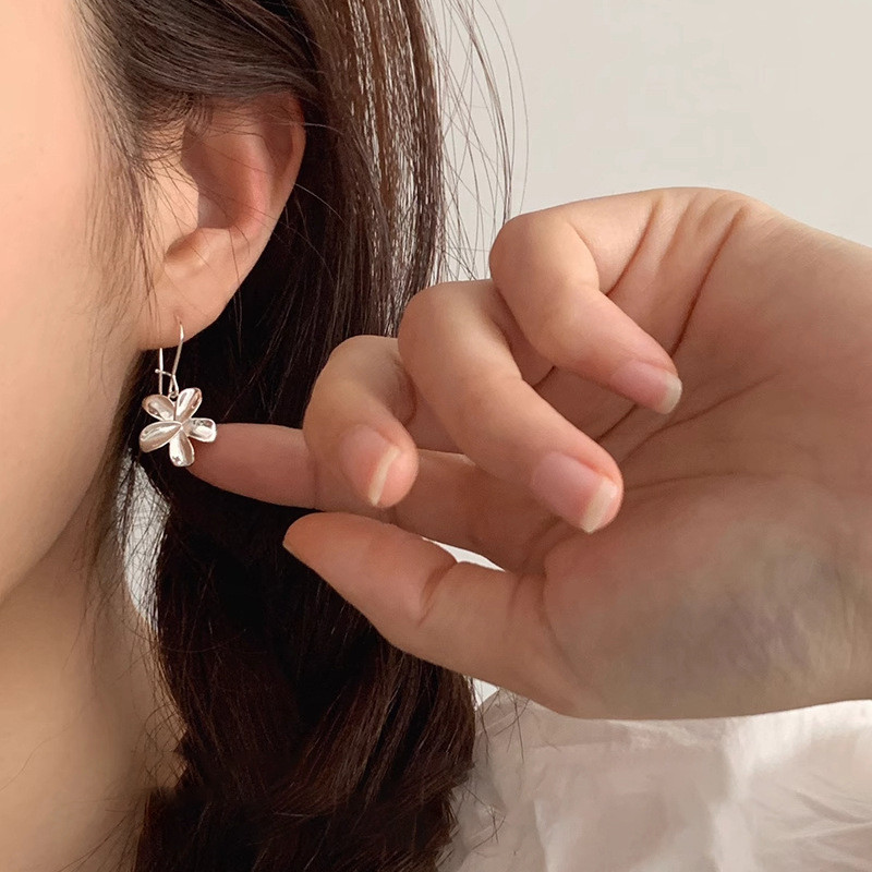 Bông tai hoa bạc S925 đa năng thanh lịch