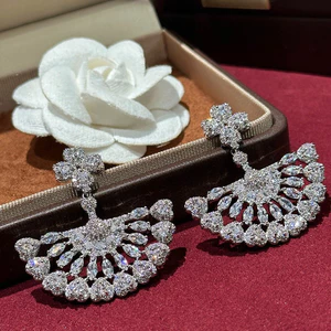 Bông tai hoa zircon dài thanh lịch