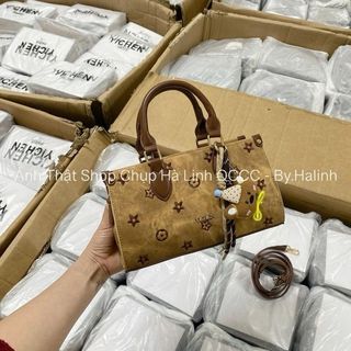 Yichen - Túi Dáng Chữ Nhật Quai Xách Sk Charm Bông