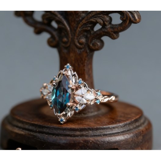 Tính khí thời trang hoa rỗng zirconia niche và nhẫn nữ đa năng