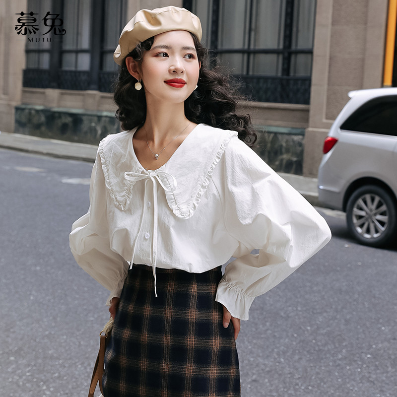 Áo sơ mi trắng phong cách Hàn Quốc ngọt ngào và preppy búp bê, thiết kế mới cho thu đông 2026