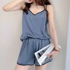 2025 Suspender Quần Short Phù Hợp Với Ice Silk Bộ Đồ Ngủ Gợi Cảm Nữ Màu Trơn Hai Mảnh Homewear