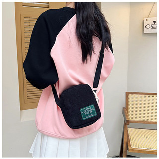 Bán buôn Corduroy Retro Phù Hợp Với Nữ Nhật Bản Bông Tai Kẹp Văn Học Dễ Thương Mini Túi Nhỏ Điện Thoại Di Động Túi Đeo Vai Túi Đeo Ngang