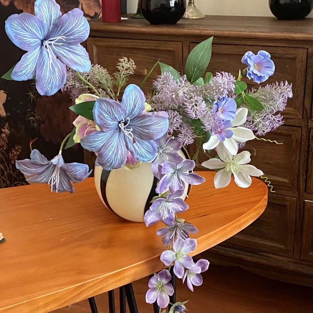 Hoa giả phong cách Khu vườn Monet tím cao cấp - Set hoa lụa decor nghệ thuật, trang trí cửa hàng & Phụ kiện chụp ảnh (Kèm Bình/Ruy băng)