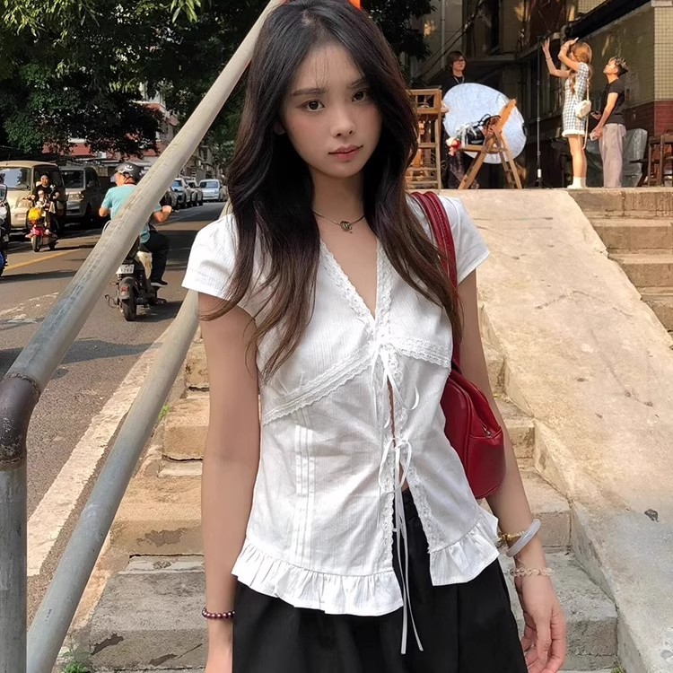 SUXI Áo sơ mi nữ ngắn tay cổ chữ V kiểu Pháp 260306