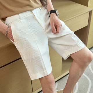 Quần shorts mới dành cho nam, thiết kế năm túi, vừa vặn và mỏng nhẹ.