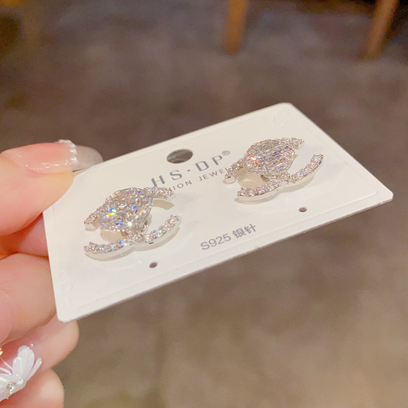 Bông tai Zircon nhỏ thời trang mạ điện màu vàng thật Bông tai đi lại phù hợp cho mọi trận đấu 26.3.16