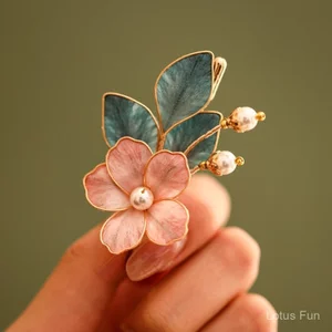 Mẫu mới kẹp tóc hồng đào hoa tay lụa nhung, phù hợp với hanfu