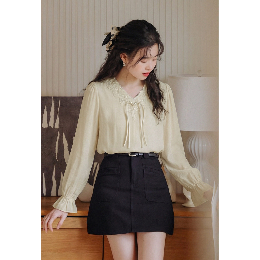 Mutu Mới Phong Cách Trung Hoa Cổ Chữ V Áo Sơ Mi Dài Tay Nữ Mùa Xuân 2026 Thiết Kế Phong Cách Mới Niche Loose Tính Khí Hàng Đầu