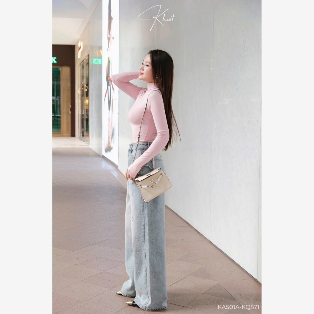 Quần jeans suông Khiết tone xanh nhạt trendy phối đính hoa đá lấp lánh, phong cách daily năng động KQ571
