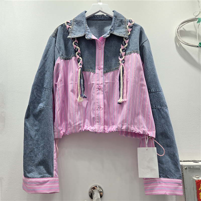 Áo sơ mi denim sọc màu tương phản phong cách châu Âu mới cho đầu xuân
