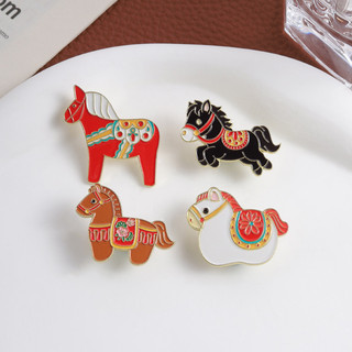 Quà tặng năm mới 2026: Huy hiệu kim loại hình pony dễ thương, phù hợp làm phụ kiện cho balo và quần áo