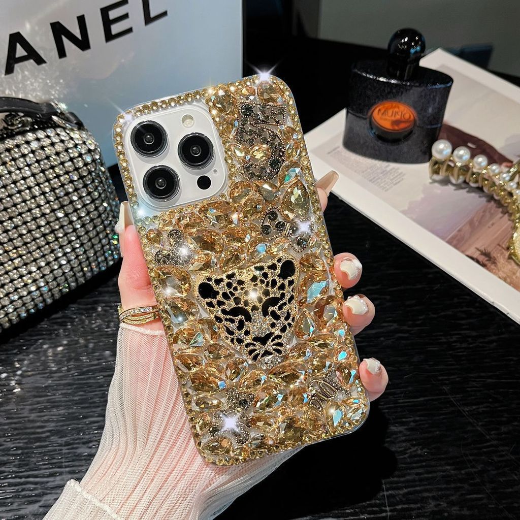 Thích hợp cho vỏ điện thoại Apple 17Promax Vỏ kim cương giả da báo iPhone16 / 14 Vòng tay bảo vệ toàn bộ kim cương bao gồm tất cả