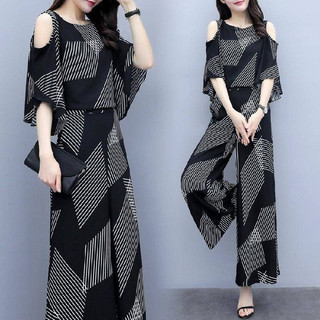 Bộ đồ nữ thời trang mùa hè: áo in họa tiết cổ tròn tay ngắn và quần ống rộng cạp cao.
