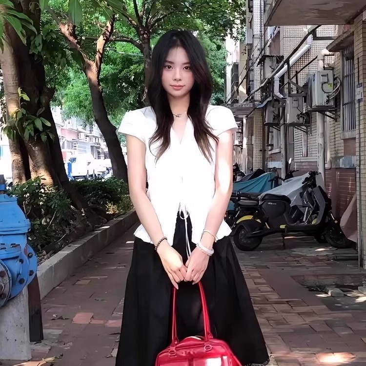 SUXI Áo sơ mi nữ ngắn tay cổ chữ V kiểu Pháp 260306