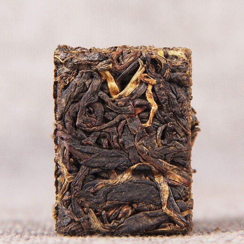 Hồng Trà Phụng Khánh Vân Nam Đại Kim Nha Hương Mật Ong (Bó 04 Viên * 5 Gram/01 Viên)