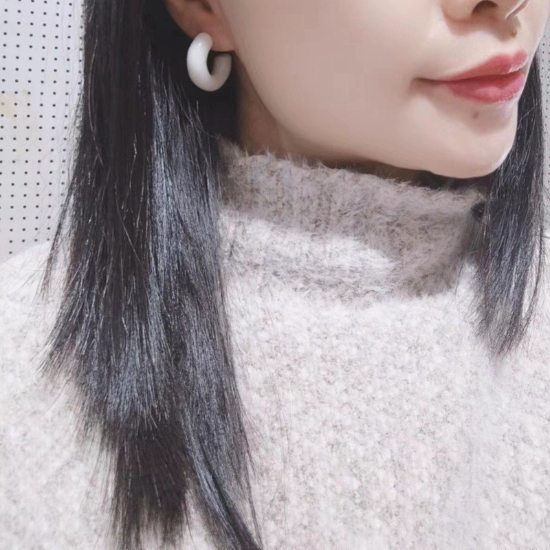 Bông tai đỏ hình chữ C màu kẹo, đa năng cho nữ