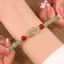 Vòng tay thiết kế thích hợp có liên kết lồng vào nhau cho nữ.