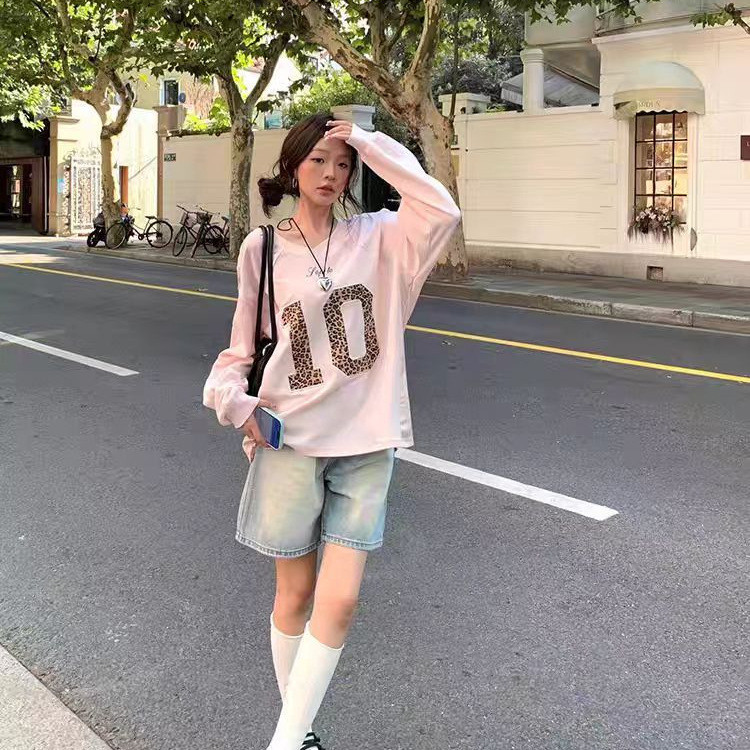 Dạo phố áo thun nữ màu hồng cổ chữ V, Oversize da báo, phù hợp xuân