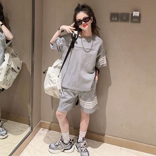 Set thể thao bé gái form rộng – Áo thun quần short mặc hè năng động