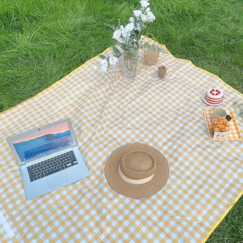 Thảm dã ngoại picnic 2m x 2m, thích hợp đi du lịch, đi phượt chụp ảnh, bạt trải cắm trại gấp gọn, không thấm nước
