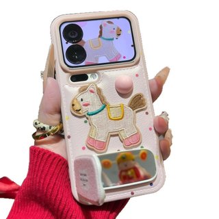 Cô Gái Màu Hồng Chấm Bi Thêu Pony Giá Đỡ Thích Hợp Cho iPhone16 / 17pro Ốp Điện Thoại IP15 Kẹo Không Khí Đệm 14 Mềm Mại