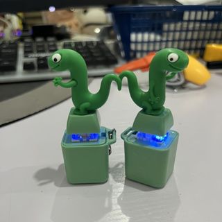 ITRUMPET Thằn Lằn Nút Âm Thanh Móc Khóa, Vui Nhộn Giảm Căng Thẳng Thằn Lằn Móc Khóa, Di Động Có Thể Sạc Lại LED Nhiều Màu Sắc Fidget Móc Khóa Đồ Chơi