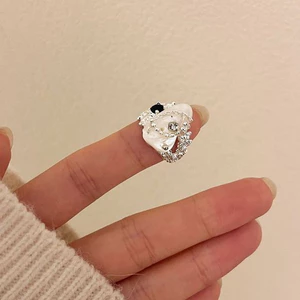 Nhẫn vỏ ngoài hành tinh cổ điển