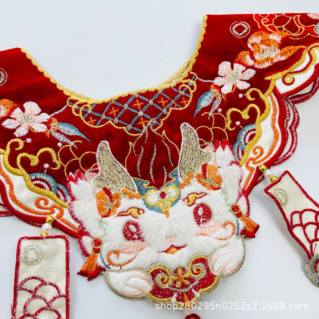Đầm Hanfu cổ truyền Trung Hoa thêu họa tiết hoạt hình màu đỏ, phù hợp cho lễ hội và Tết Nguyên Đán
