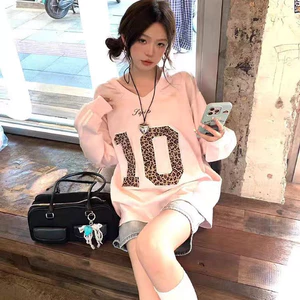Dạo phố áo thun nữ màu hồng cổ chữ V, Oversize da báo, phù hợp xuân