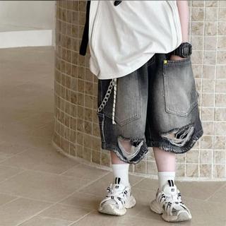 Bộ đồ bé trai mùa hè form rộng – Áo sát nách cotton và quần jean rách cá tính