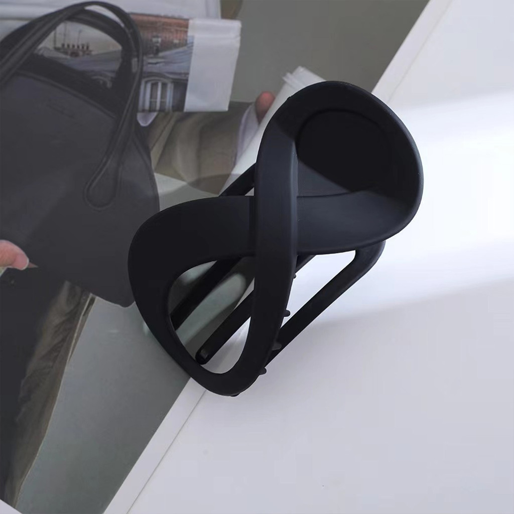Kẹp móng vuốt xoắn giữ chắc chắn, chống trơn trượt, phù hợp với tóc dày và xoăn dài