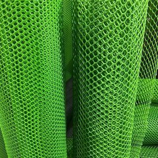 Cao 1m2 dài 50M. ( mỏng dẻo) Lưới mắt cáo ô 1cm. Màu xanh đen. Lưới làm sàn gà, sàn vịt, làm hàng rào( hàng loại A)