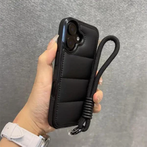 Áo khoác đen sang trọng có dây buộc Vỏ điện thoại mềm cho iPhone 17 16 15 14 13 12 11 Pro Max X XR XS Max 7 8 Plus 14plus Vải mềm Silicon chống sốc Bảo vệ toàn diện Bắc