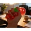 Đồ chơi bóp giác quan căng thẳng Life Like Strawberry với chuyển động hạt dịu nhẹ