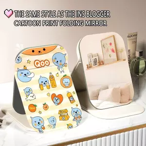Nước ngọt Qoo Gương trang điểm gấp gọn khung nhựa dày dặn chống trầy