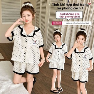 Bộ đồ ngủ cho bé gái – Áo ngắn tay cài nút + quần short, viền bèo chấm bi, mặc nhà & đi chơi
