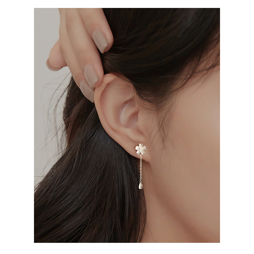 Bông tai hoa thông thường tua rua bạc S999