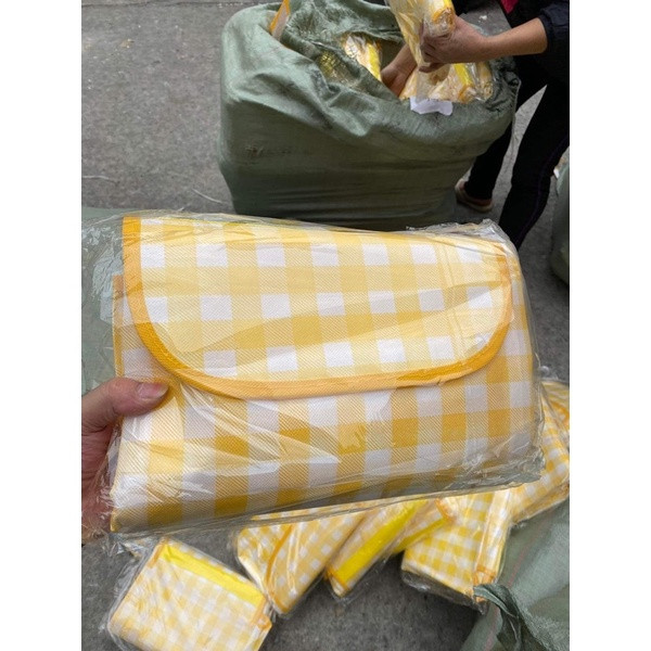 Thảm dã ngoại picnic 2m x 2m, thích hợp đi du lịch, đi phượt chụp ảnh, bạt trải cắm trại gấp gọn, không thấm nước