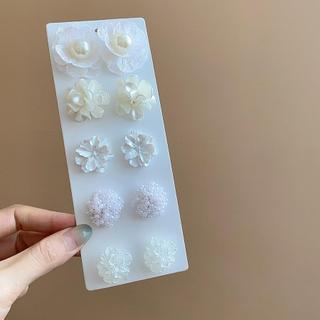 Bộ bông tai ngọc trai nhân tạo hoa văn trắng - Phong cách cao cấp và nhẹ nhàng