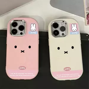 Gươ mặt thỏ xinh xắn màu hồngKhung kim loại phồng phù hợp với vỏ điện thoại 17/16 Pro/15