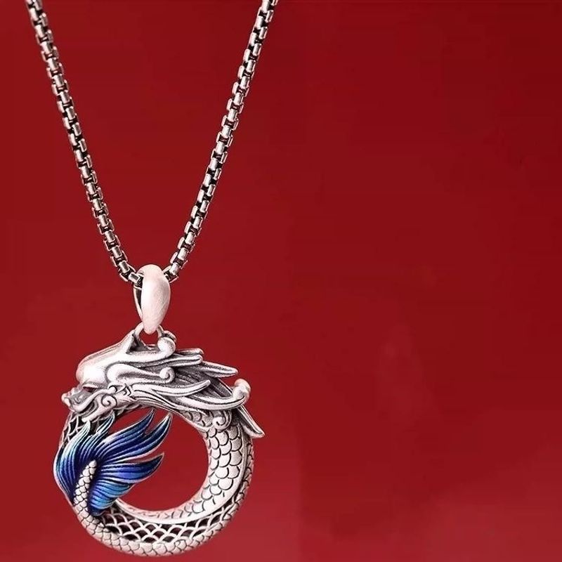 Vòng cổ phong cách dân tộc với họa tiết rồng và phượng