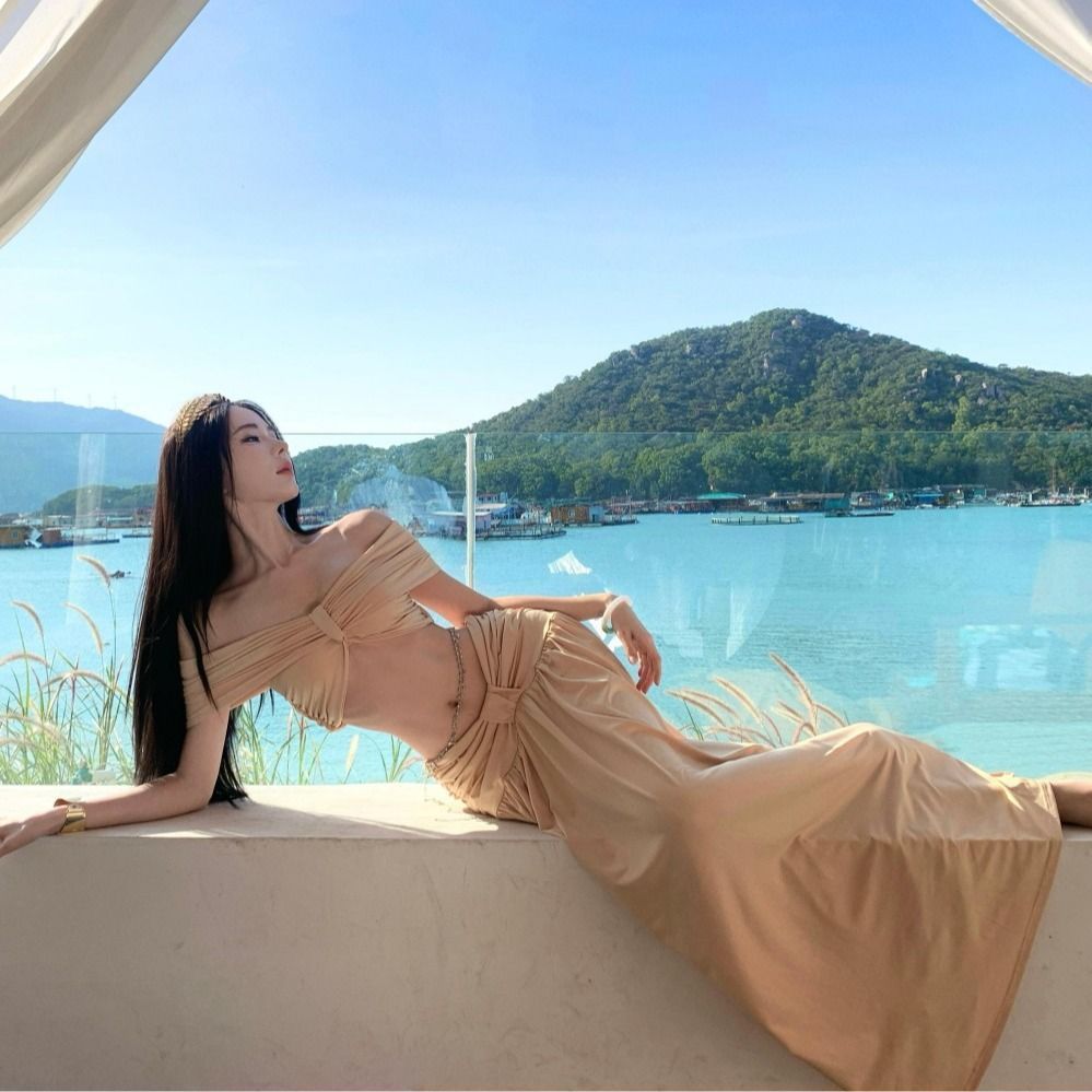 Đồ bơi một vai váy nửa chiều dài phong cách nghỉ dưỡng