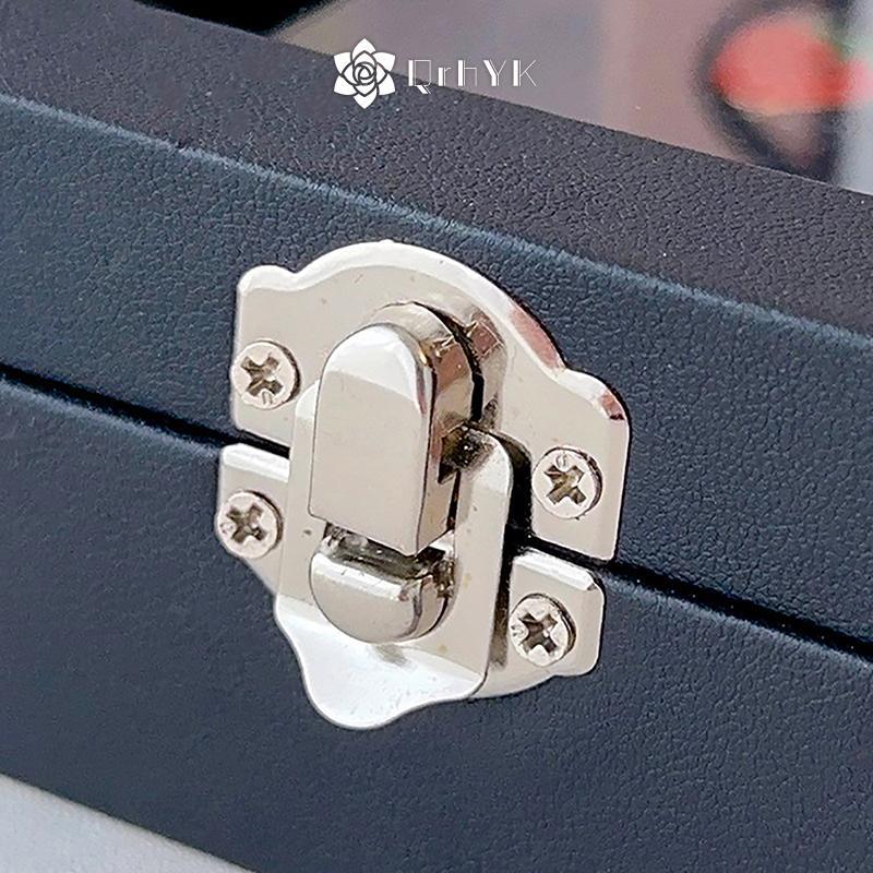 QrhYK Thanh Huy Hiệu Hộp Bảo Quản Trong Suốt Chống Bụi Ngực Pin Hộp Huy Chương Hiển Thị Đứng Da Trang Sức Huy Chương Bộ Sưu Tập Khung Hiển Thị Mới
